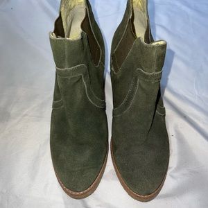 GAP  Olive Suede Chelsea Heel Boots